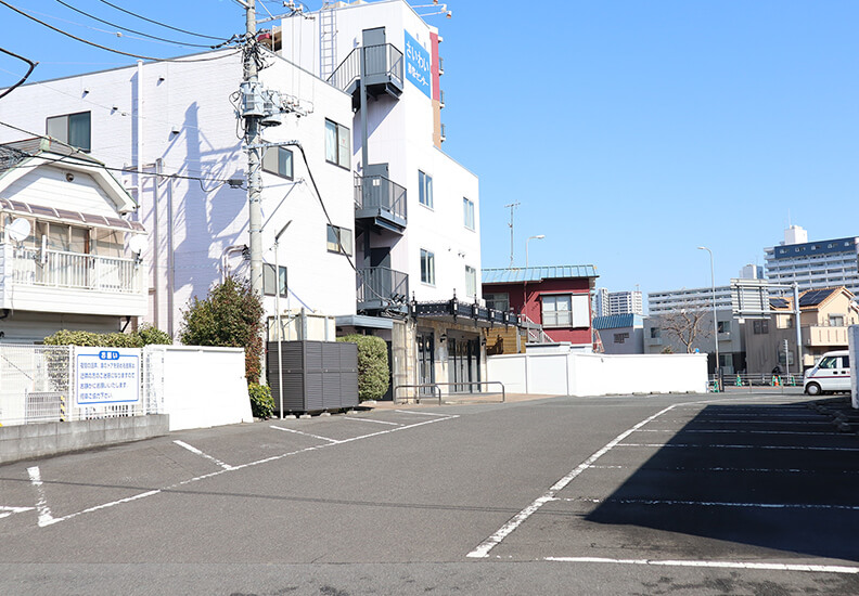 写真：平安会館さいわい駐車場