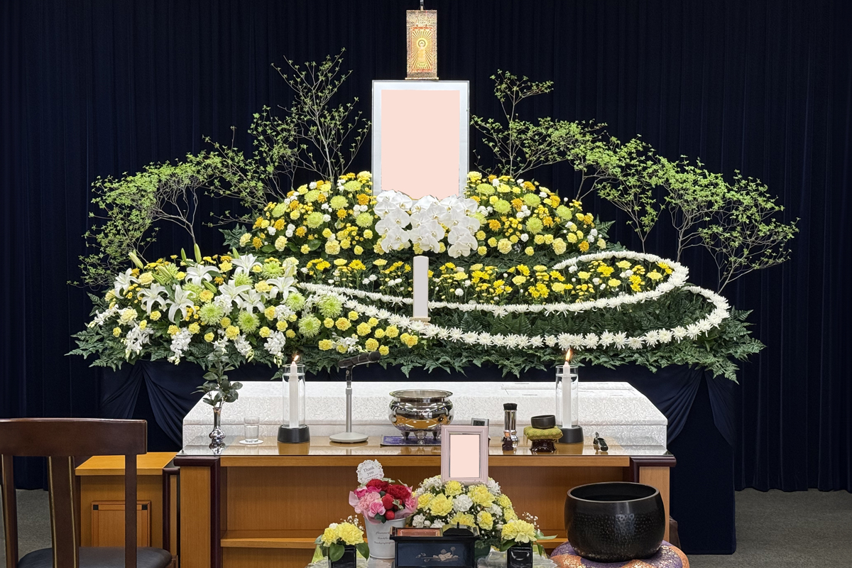 その笑顔を花に添えて